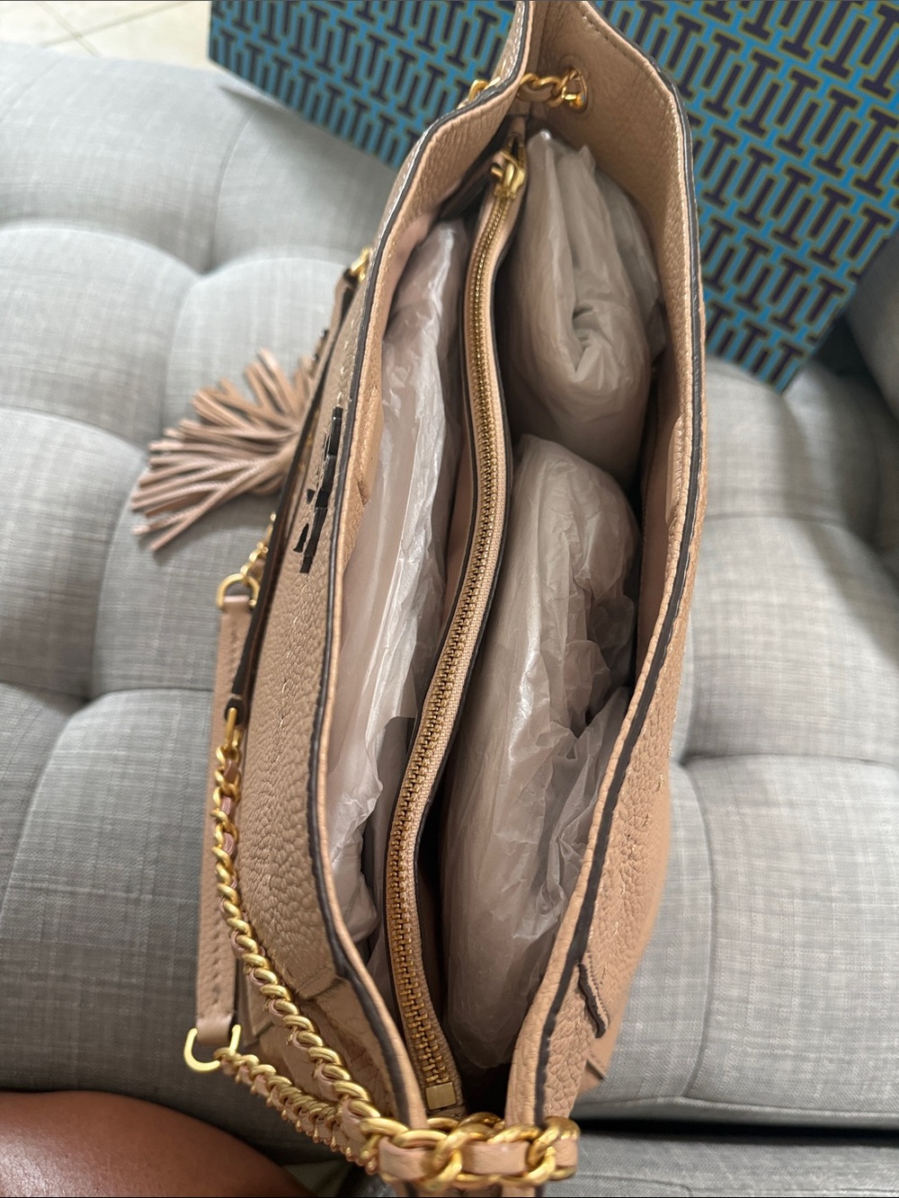 Tory Burch Mcgraw Shoulder Bag - Picture 7 of 11